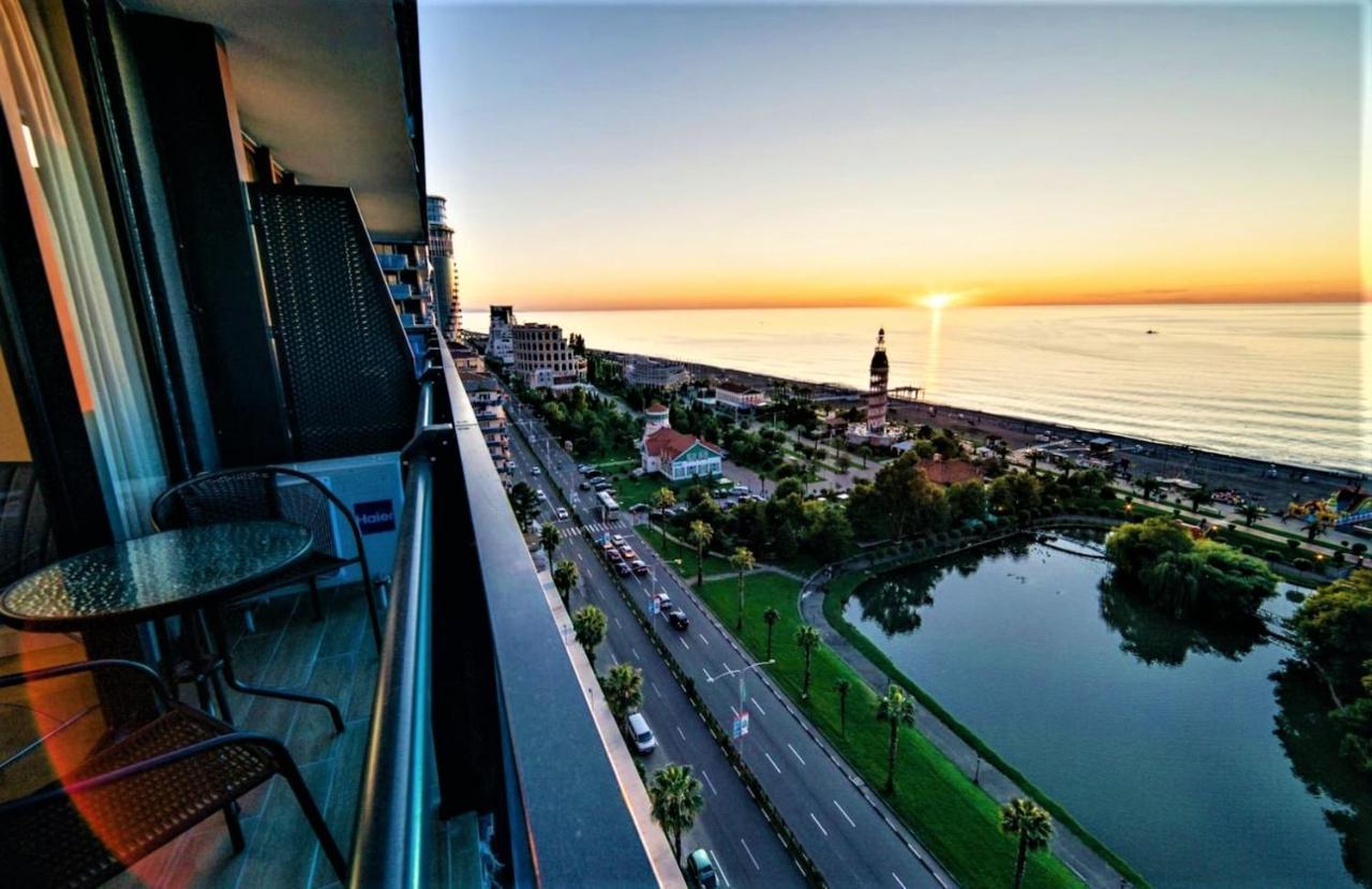 Downtown Centre In Batumi Aparthotel Orbi City In Batumi Kültér fotó