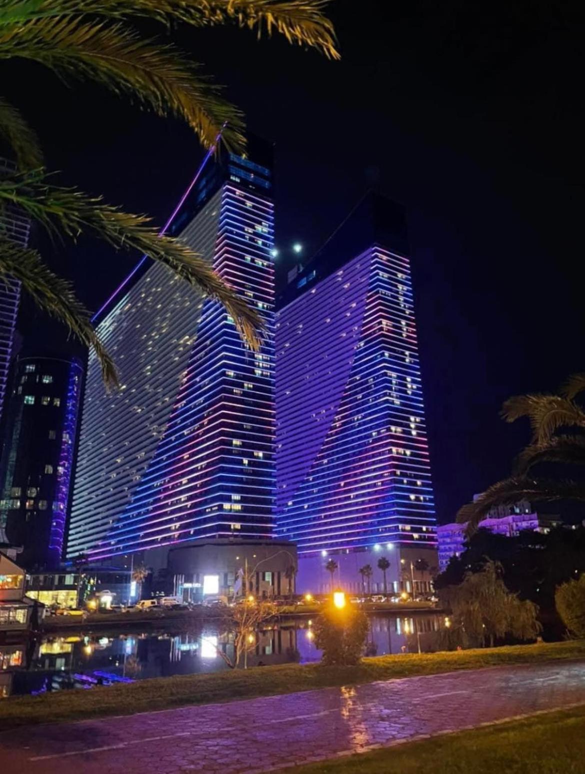Downtown Centre In Batumi Aparthotel Orbi City In Batumi Kültér fotó